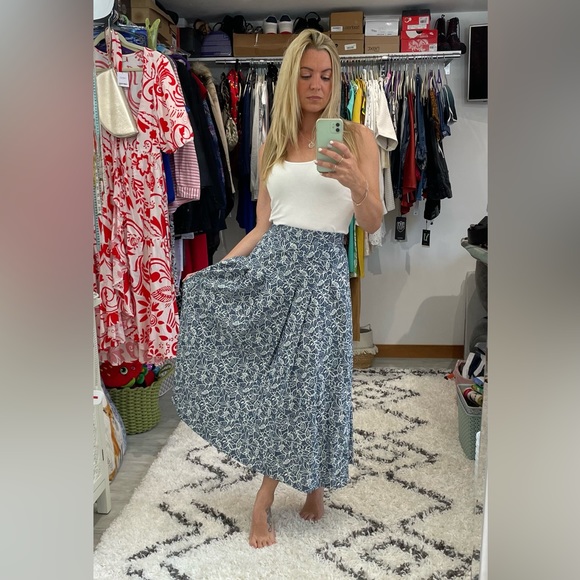 SEASALT ladies midi skirt cotton blue white floral size 8 Aline pleated casual - Picture 2 of 9